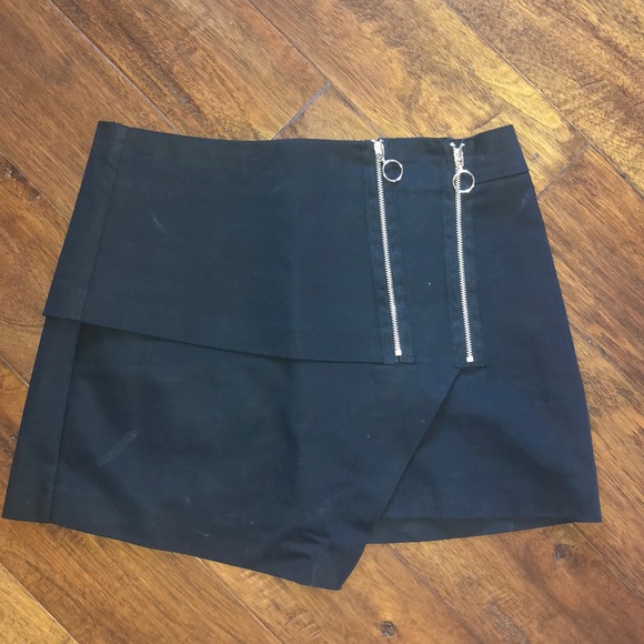 Zara Envelope Skirt - Picture 2 of 5